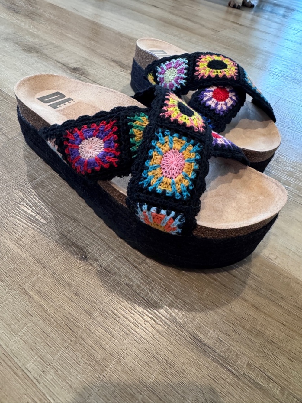Dirty Laundry Womens Blk Crochet Platform Slide Sandals with Multicolor Accents - Picture 2 of 6